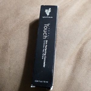 Younique Velour Concealer